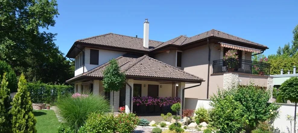 adria_montano_reference2